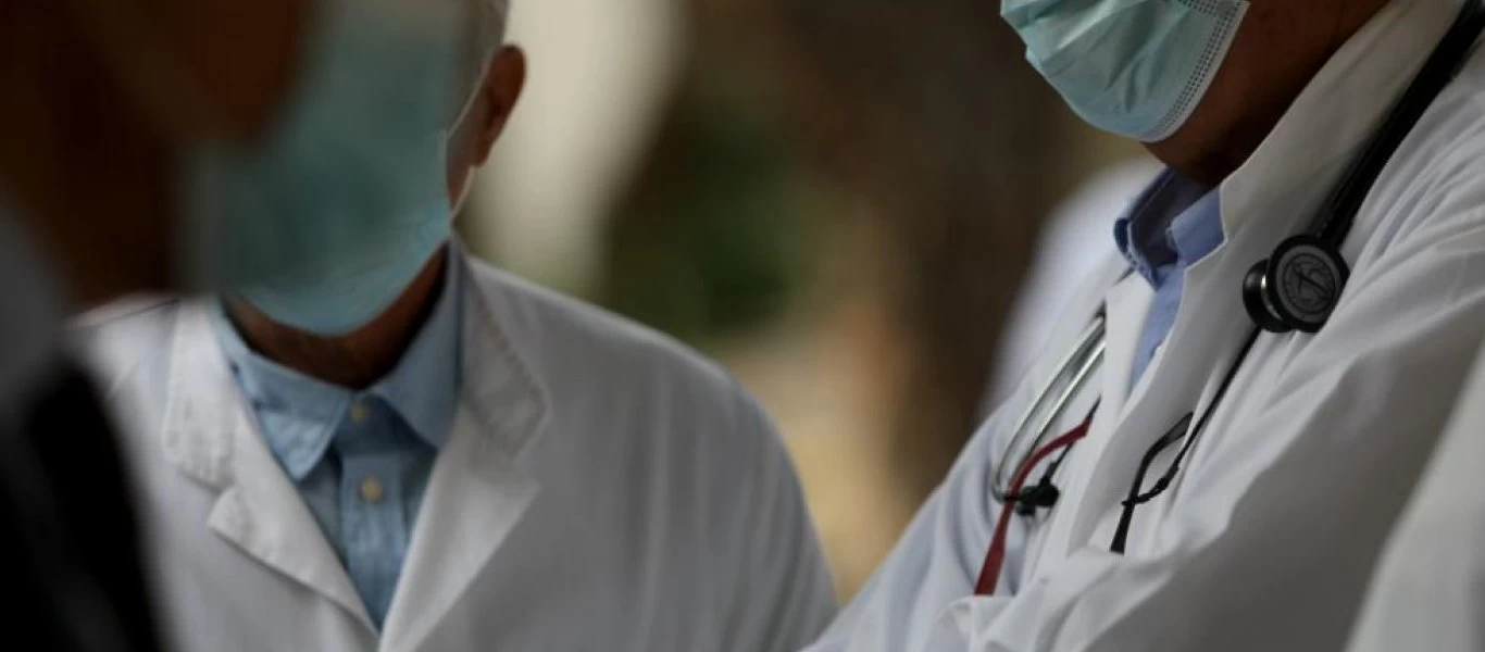 Έτοιμα τα «φύλλα πορείας» για τους... 61 γιατρούς που δέχτηκαν να στηρίξουν το ΕΣΥ